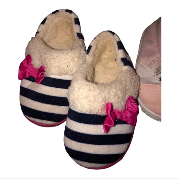 6pairs Toddler shoes-Skechers twinkle toes Minnie Mouse clogs, swim shoes sz 5/6 - Picture 6 of 16